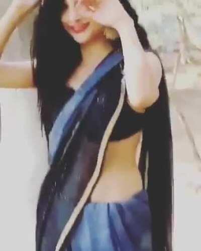 ever fap watching a girl while she's dancing with sexiest saree outfit ?