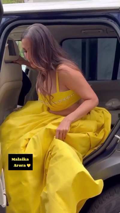 Malaika Arora Yellow Barbie Doll 💛😘