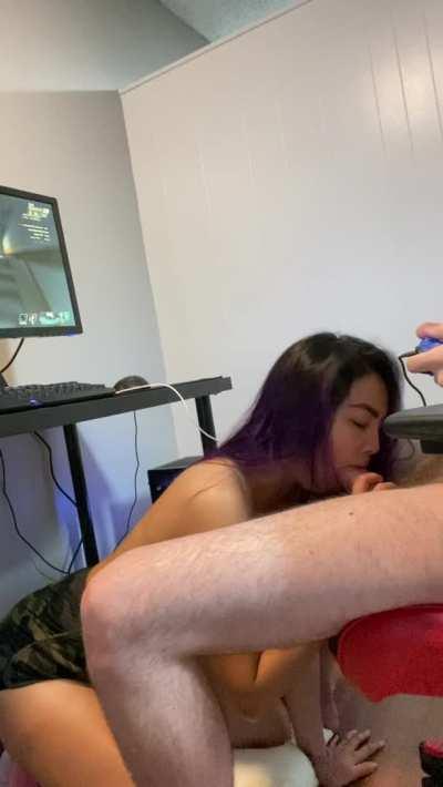 He plays video games I play with his cock 😜