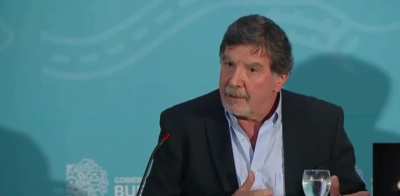 Alberto Sileoni, Director General de Cultura y Educacion en la &quot;Apertura 1er Congreso Provincial ESI&quot; compara la lectura de pornografia en el salon de clase con el descubrimiento sexual en la privacidad con pornografia audiovisual.  [link a la charla comp