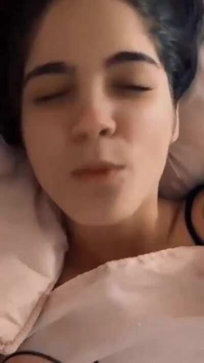 Imagine waking up next to Staryuukiii & cumming onto her face ♥️