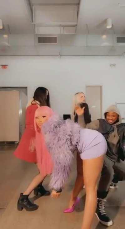 Nicki minaj Twerk Queen 🍑