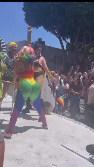 Cardi B Twerk @Pridefest