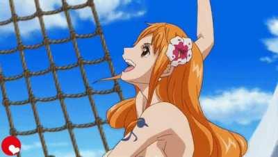 Nami and Robin playing volleyball.