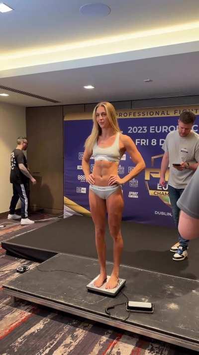 Dakota Ditcheva - MMA