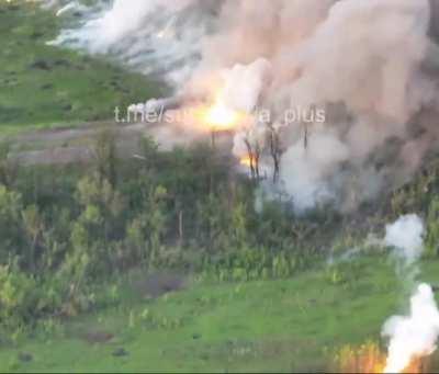 Multiple pieces of russian equipment hit and explodes majestically near Pisky, Donetsk