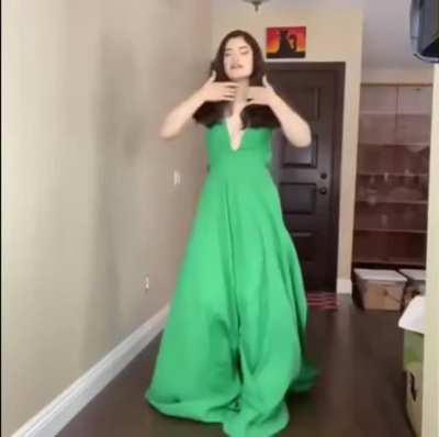 This green screen dress is amazing