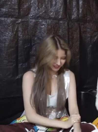 Gfriend Sowon's cleavage!