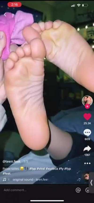 Saw this video on TikTok and can’t stop watching it, fuck😩🥵😍