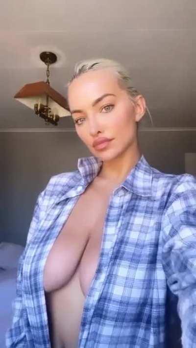 Lindsey Pelas (@lindseypelas)