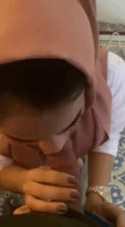 Cute Muslim Teen Blowjob