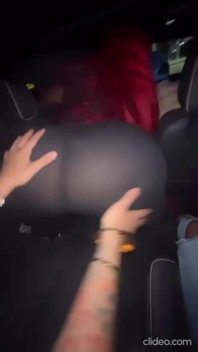 Throwing lotta ass 🍑🍑