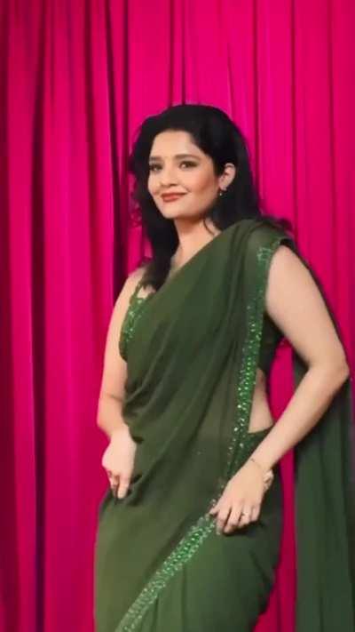 She is the next bhabhi bitch i would like to fcuk in saree and she'll dance on my dick with that pssy, oh god look how she dances with that waise she is a pro dick rider with those expressions killing me already