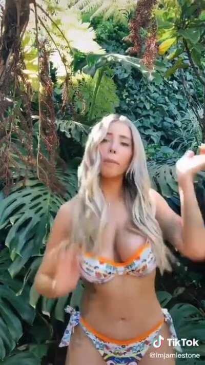 Dancing tits