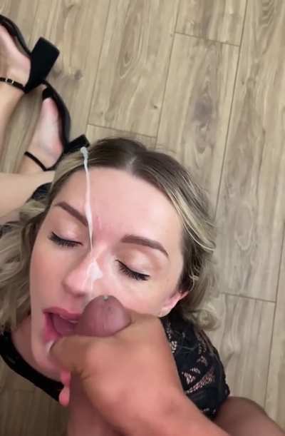 She needs cum on her face