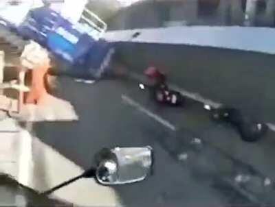 Philippines: motorist vs steel girder