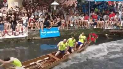 Dragon boat drifting