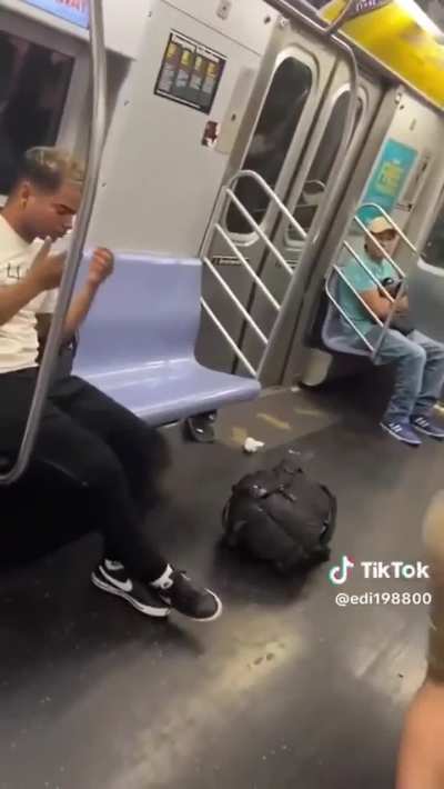 subway fight attacker get beaten by passanger