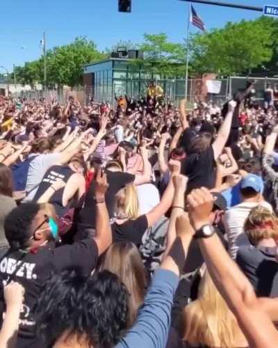 A moment of silence was held for George Floyd in Minneapolis. Cred: @Mysonnenygeneral IG.