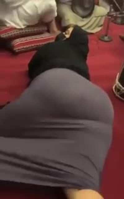 Middle Eastern booty is number 1 on my most-wanted list! 👃