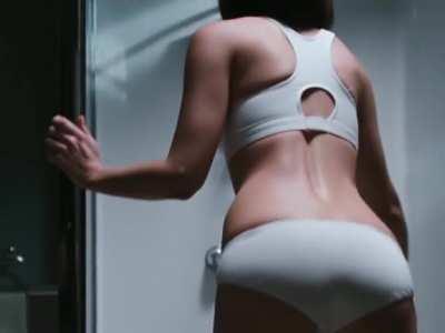 Kate Beckinsale panty plot in Whiteout