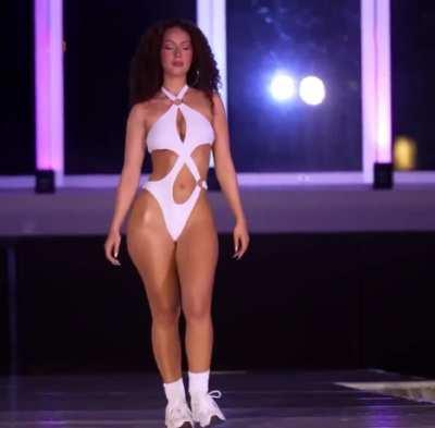 Kylie G. (Fort Lauderdale  Fashion Fashion Week 2024)