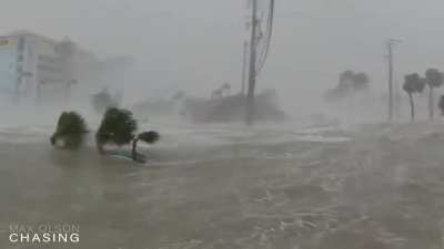 This is what a 15 foot hurricane storm surge looks like. It's terrifying.