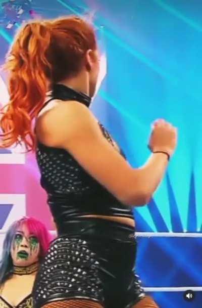 Becky lynch is so perfect 🖤