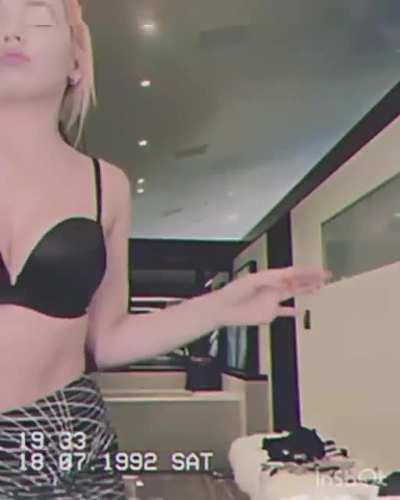 Her Bra dance😻