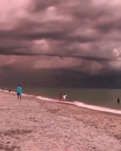 🔥 Lighting show of the coast of Florida.