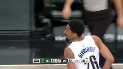 [Highlight] Dinwiddie with the oop to Claxton who posters Brook Lopez (With Replay)