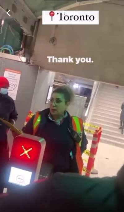 TTC worker roasts Toronto yutes for not having bus fare but being able to afford drip 🤦🏻‍♂️