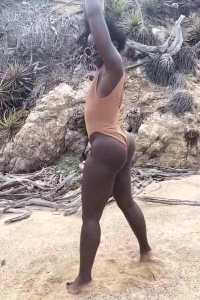 Lupita 🍫🍑