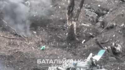 Ukrainian tank destroying russian trench at close range