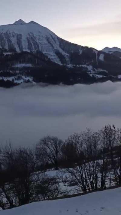 A sea of clouds rose in my Valley