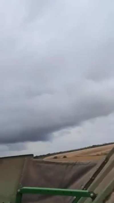 Ukrainian farmers filmed a close flyby of an Ukrainian Su-24MR at very low altitude.