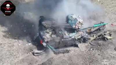 Ukrainian drones from 72nd brigade repelling a russian assault near Vuhledar