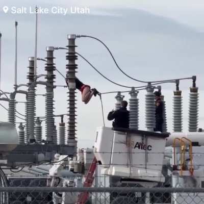 Over 800 Utah homes LOST POWER after a woman climbed the transformer. 