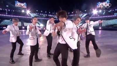 5 years ago today EXO performed at the closing ceremony of the 2018 Pyeong Chang Olympics!