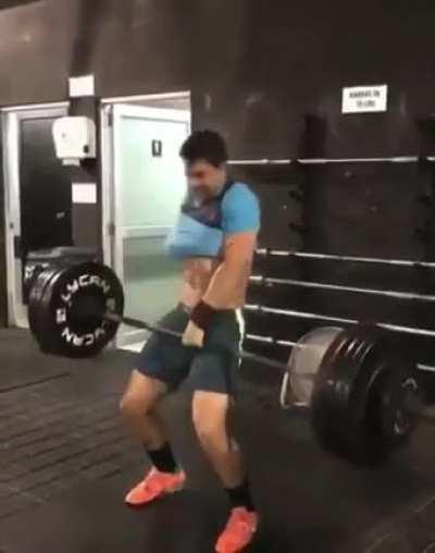 This one handed weightlifter is what is sub was made for