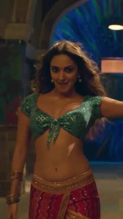 Enjoy 30 Seconds of Kiara Advani.Took a lot of time to edit this. Watch the one with audio in my profile.