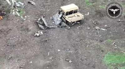 Ukrainian drone watches two Russian soldiers each get hit by an FPV drone after being forced to dismount their Desertcross 1000-3 buggy