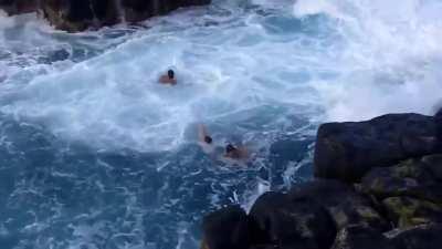 Queens Bath, Kauai, Hawaii. Very Dangerous.