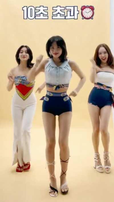 Twice - Jihyo, Momo And Nayeon