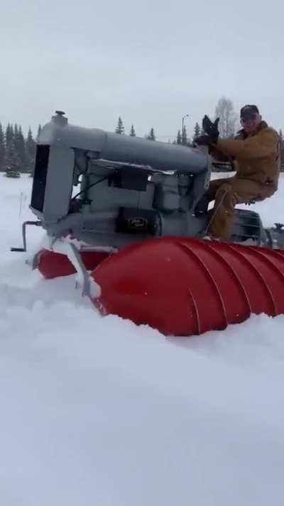 Armstead Snow Motor. In the 1920s the Armstead Snow Motor was developed. This was used to convert a Fordson tractor into a screw-propelled vehicle with a single pair of cylinders..