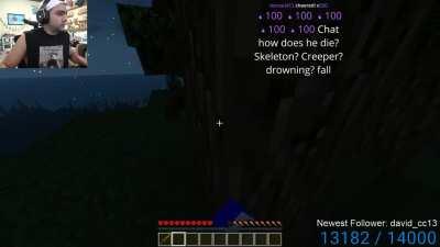 Streamer encounters his first hostile mob in Minecraft