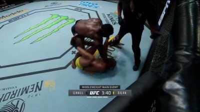 [SPOILER] Uriah Hall vs. Anderson Silva