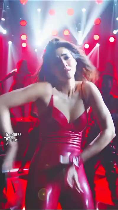 Kriti big boobs show 