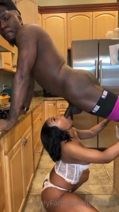 Ebonythroatqueens👸🏿🍆 join in comments for more. Cum, watch, and adore my kings ☺️💦