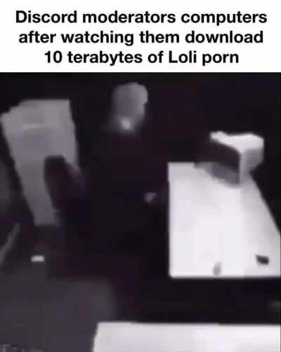 🤢🤮 loli